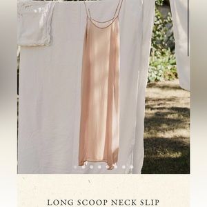 ISO PEACH 🍑 DOEN slip xs